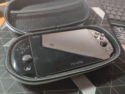 Лот: 15111323. Фото: 1. PS Vita slim. Игровые приставки, консоли