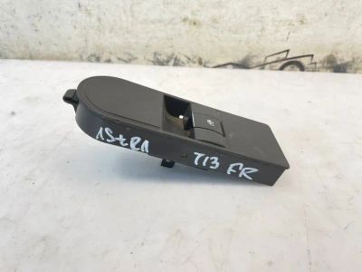 Лот: 25529773. Фото: 1. кнопка стеклоподъемника Opel Astra... Другое (автозапчасти)