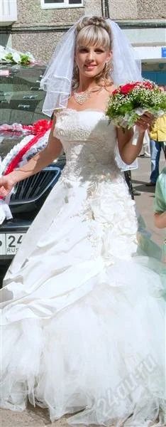 Лот: 850360. Фото: 1. Плвтье свадебное. Платья