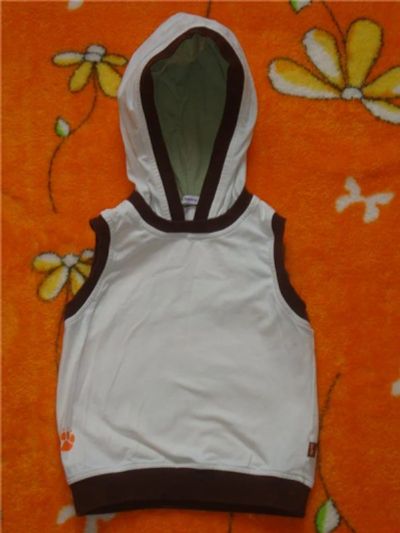 Лот: 3759367. Фото: 1. Безрукавка Sweetberry. Свитера, худи, толстовки