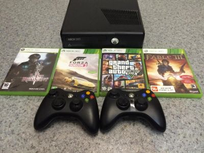 Лот: 6590014. Фото: 1. XBOX 360. Полный комплект. Идеальное... Игровые приставки, консоли