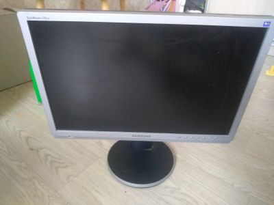 Лот: 19236381. Фото: 1. Монитор Samsung 215 TW R S. ЖК-мониторы