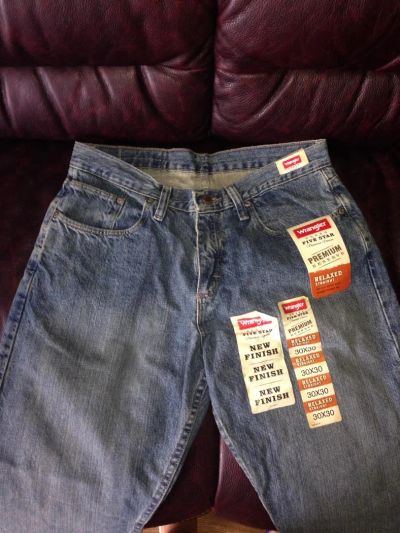Лот: 5626386. Фото: 1. Джинсы Wrangler новые. Брюки, джинсы, шорты