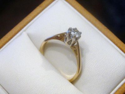 Лот: 8707431. Фото: 1. Кольцо с бриллиантом 0,33 карата. Кольца, перстни