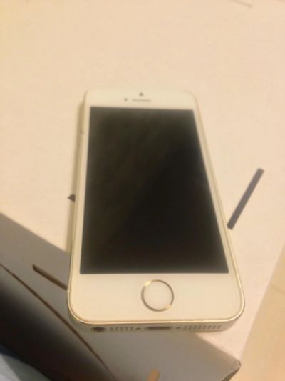 Лот: 7297074. Фото: 1. Iphone 5s gold lock. Смартфоны