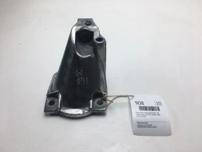 Лот: 20373853. Фото: 1. Кронштейн опоры двигателя Toyota... Двигатель и элементы двигателя