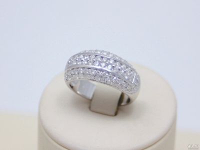 Лот: 13574687. Фото: 1. ЗОЛОТОЕ КОЛЬЦО С БРИЛЛИАНТАМИ... Кольца, перстни