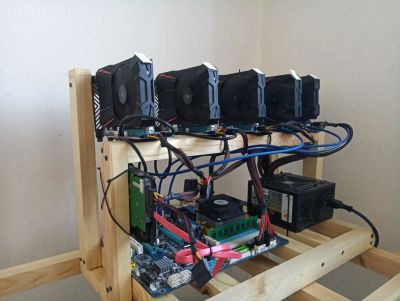 Лот: 11252554. Фото: 1. 2 Майнинг фермы 5* Gigabyte Radeon... Майнинг фермы, товары для майнинга