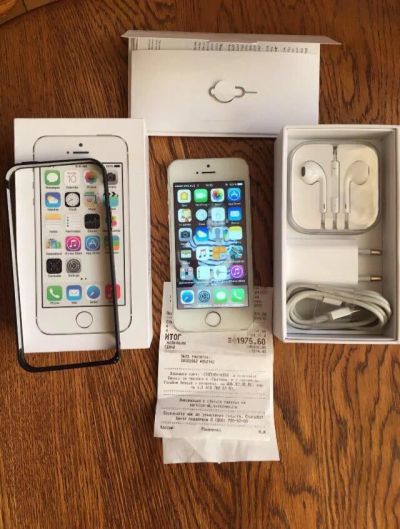 Лот: 9188025. Фото: 1. Apple IPhone 5S 16Gb silver PCT... Смартфоны