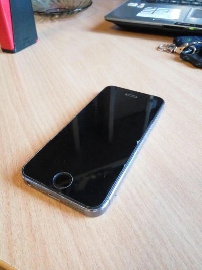 Лот: 9936985. Фото: 1. Iphone 5s 16gb. Смартфоны