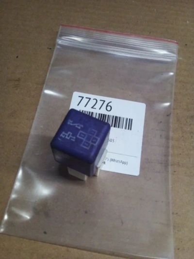 Лот: 21403966. Фото: 1. реле стартера Toyota Corona ST210. Двигатель и элементы двигателя