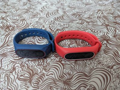 Лот: 18606734. Фото: 1. 2 шт. Xiaomi Mi Band 2. Смарт-часы, фитнес-браслеты, аксессуары