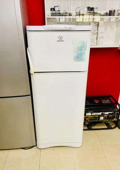 Лот: 21070004. Фото: 1. Холодильник Indesit R27G.015... Холодильники, морозильные камеры