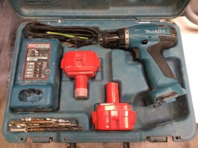 Лот: 9639679. Фото: 1. Продам шруповерт Makita 6271DWAE... Электроинструмент