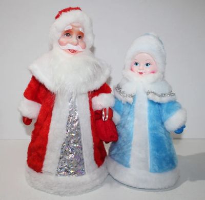 Лот: 21180641. Фото: 1. Дед Мороз и Снегурочка. Гирлянды, шарики, новогодние аксессуары