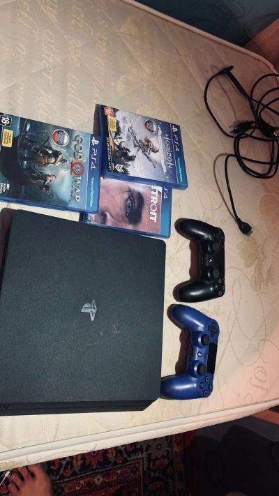 Лот: 16554583. Фото: 1. PlayStation 4 slim. Игры для консолей