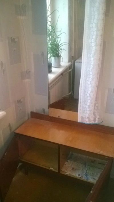 Лот: 10914700. Фото: 1. Тумбочка с зеркалом. Туалетные столики