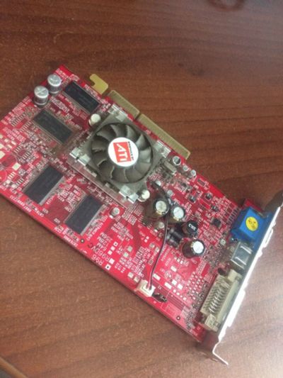 Лот: 9857680. Фото: 1. Sapphire аtlantis radeon 9600... Видеокарты