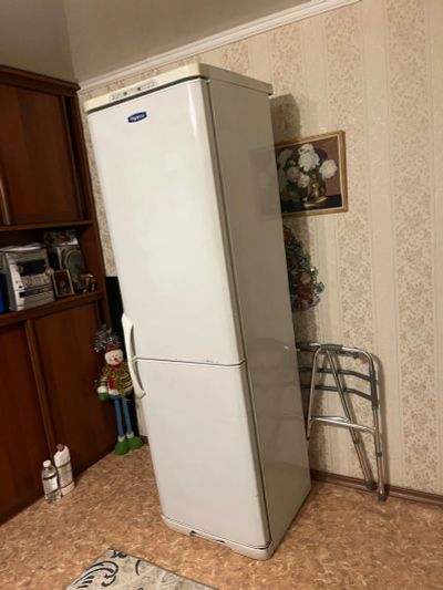 Лот: 24990644. Фото: 1. Холодильник Бирюса. Холодильники, морозильные камеры