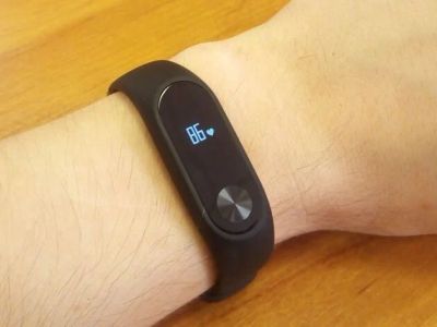 Лот: 10575783. Фото: 1. Xiaomi Mi Band 2 Фитнес-браслет. Смарт-часы, фитнес-браслеты, аксессуары