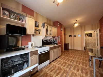 Лот: 21039588. Фото: 1. Продам 4-комн. кв. 89.6 кв.м... Квартиры, студии