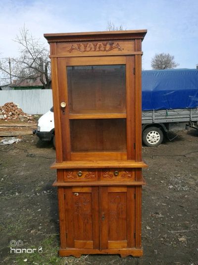 Лот: 11394045. Фото: 1. Старый антиквариатный резной буфет... Гостиные, стенки, горки