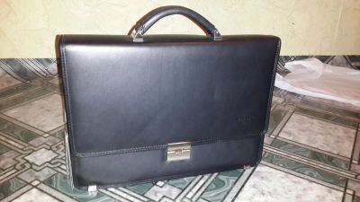 Лот: 7804573. Фото: 1. Черный кожаный портфель/сумка... Сумки
