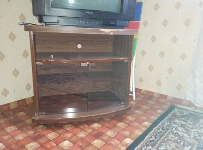 Лот: 8049122. Фото: 1. Тумбочка под телевизор. Тумбы