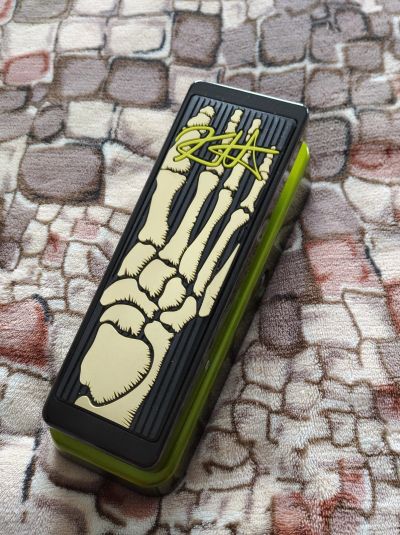 Лот: 18724845. Фото: 1. dunlop kh95 kirk hammett cry baby... Гитарные эффекты и комбоусилители