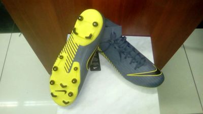Лот: 15934618. Фото: 1. Размер 45 Nike бутсы Новые для... Другое (обмундирование и экипировка)