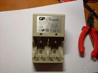 Лот: 426273. Фото: 1. Зарядное для аккумуляторов GP. Другое (бытовая техника)