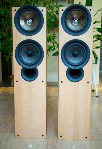 Лот: 13263075. Фото: 1. Акустическая система KEF iQ7. Пассивные акустические системы