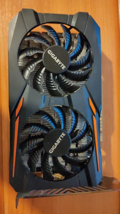 Лот: 19438269. Фото: 1. Видеокарта Gigabyte 1050ti GV-N105TOC-4GD. Видеокарты