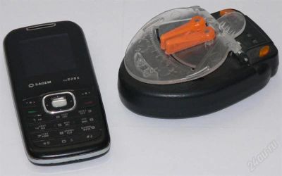Лот: 1077266. Фото: 1. Телефон Sagem my226X + универсальное... Кнопочные мобильные телефоны