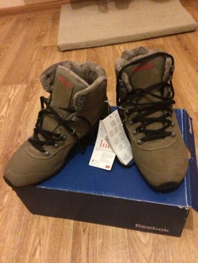 Лот: 4930438. Фото: 1. Зимние ботинки Reebok 37,5 размер. Ботинки, полуботинки