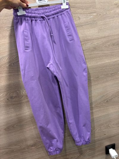 Лот: 25897601. Фото: 1. Спортивные брюки на девочку 146см. Спортивная одежда