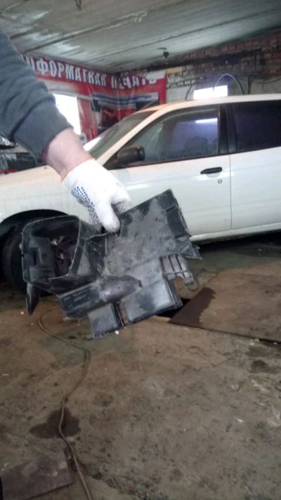 Лот: 11089288. Фото: 1. Подкапотный пластик audi. Двигатель и элементы двигателя