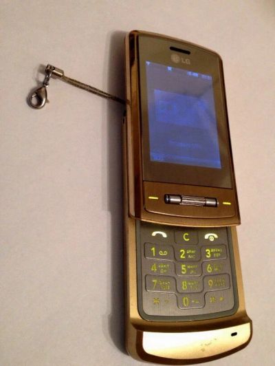 Лот: 6418898. Фото: 1. Хороший телефон LG Shine Gold... Кнопочные мобильные телефоны