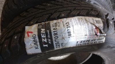 Лот: 16640394. Фото: 1. Шина новая Kumho I'zen rv stud... Шины
