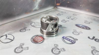 Лот: 23585877. Фото: 1. Поршень Toyota Hilux 2GD-FTV 13101-0E010. Двигатель и элементы двигателя