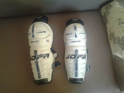 Лот: 6696368. Фото: 1. Хоккейные щитки Reebok Jofa 3K. Защита тела