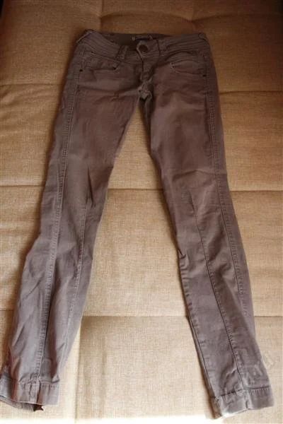Лот: 1661237. Фото: 1. Джинсы женские Bershka Размер... Джинсы