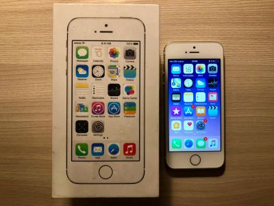 Лот: 11531042. Фото: 1. Iphone 5s 16gb gold. Смартфоны
