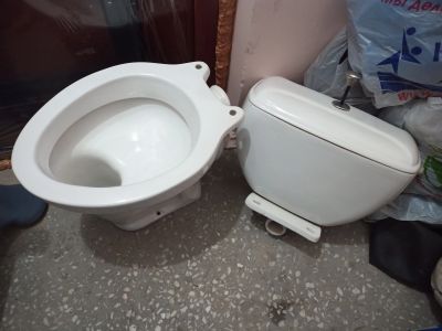 Лот: 16880042. Фото: 1. Унитаз + бачок, б/у. Унитазы, биде