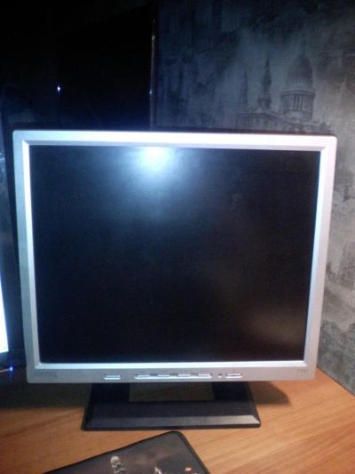 Лот: 10585800. Фото: 1. Монитор BenQ T701. ЖК-мониторы
