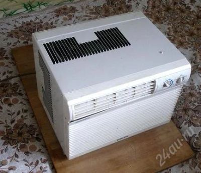 Лот: 901196. Фото: 1. Оконный комнатный кондиционер... Кондиционеры, сплит-системы