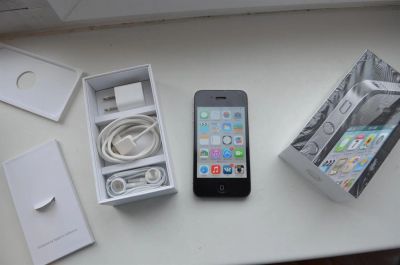 Лот: 3329183. Фото: 1. Apple Iphone 4 8gb залочен под... Смартфоны