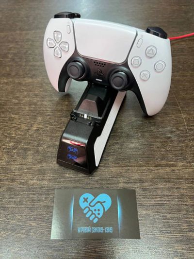 Лот: 20288681. Фото: 1. Док-станция для DualSense PlayStation... Аксессуары для игровых приставок, консолей, геймпады
