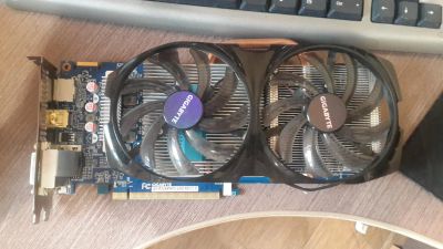 Лот: 7964600. Фото: 1. видеокарта Gigabyte Radeon R7... Видеокарты