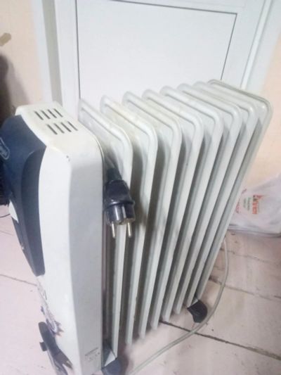 Лот: 15090610. Фото: 1. Радиатор масляный Delonghi GS... Другое (бытовая техника)